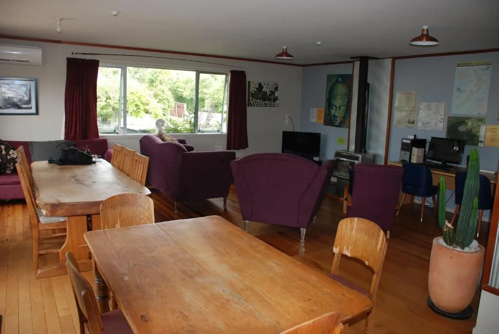 Guests sitting together in the lodge common area